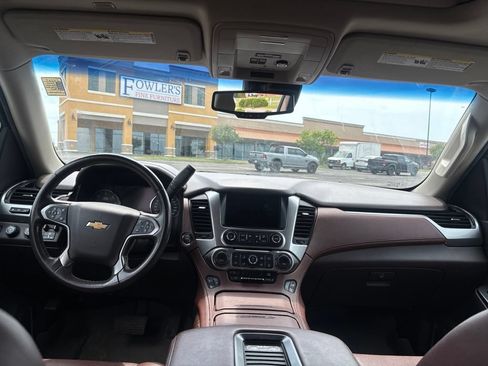 Used 2020 Chevrolet Suburban Premier AWD/4WD image 13