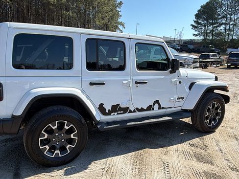 Used 2025 Jeep Wrangler Sahara w/ Safety Group image 8