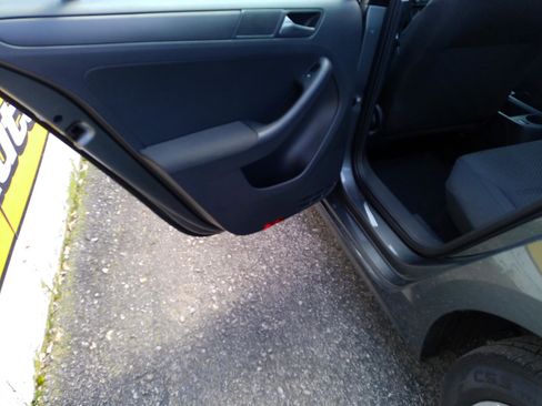 Used 2012 Volkswagen Jetta S FWD image 19