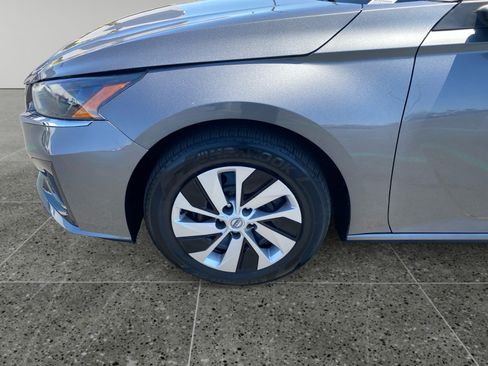 Used 2025 Nissan Altima 2.5 S FWD image 14