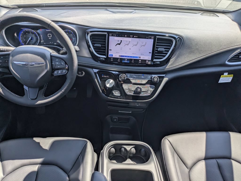 New 2026 Chrysler Pacifica Select w/ S Appearance Package FWD image 17