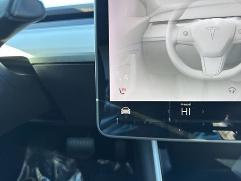 Used 2020 Tesla Model 3 Long Range image 22