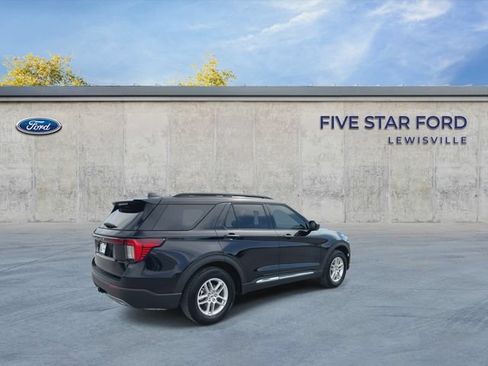 Used 2025 Ford Explorer Active w/ Active Comfort Package RWD image 8