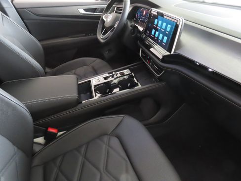 New 2026 Volkswagen Atlas Cross Sport SE FWD image 25