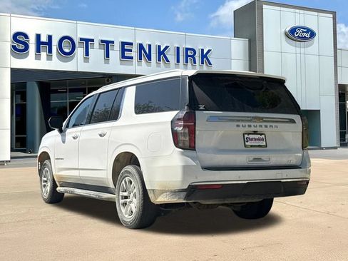 Used 2021 Chevrolet Suburban LT RWD image 4