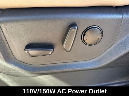 Used 2023 Ford Expedition Max XLT image 10