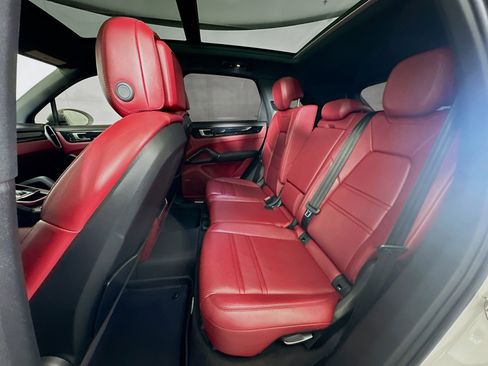 Used 2021 Porsche Cayenne AWD/4WD image 28