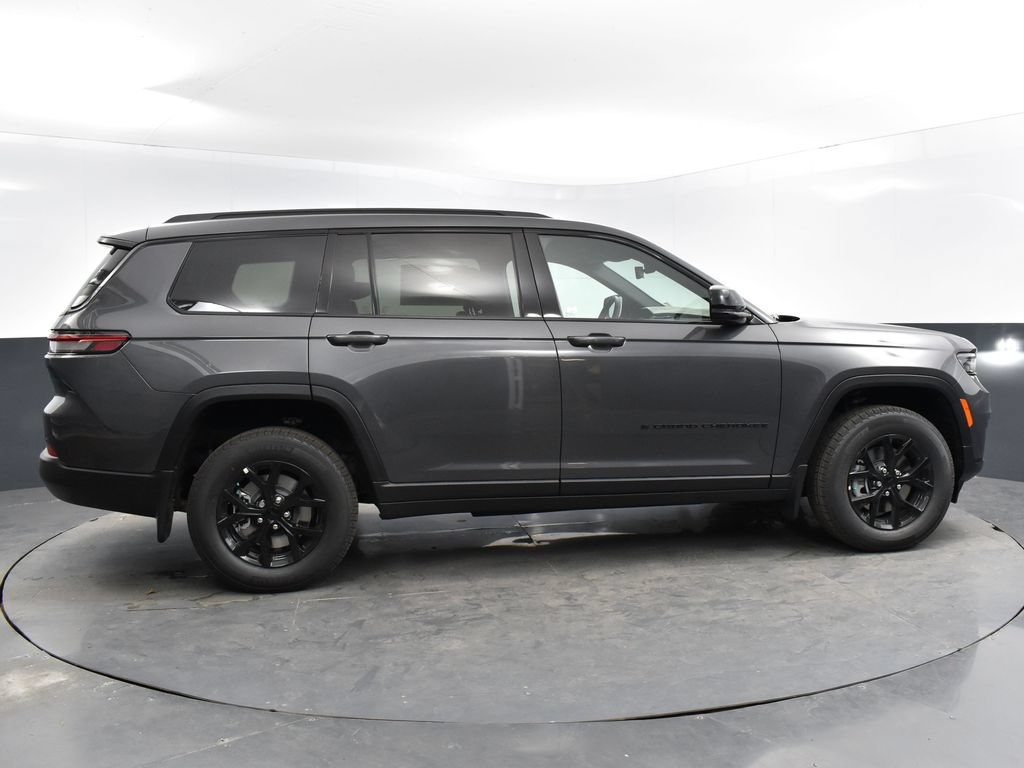 Used 2025 Jeep Grand Cherokee L Altitude AWD/4WD image 11