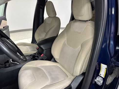 Used 2016 Jeep Cherokee Sport AWD/4WD image 11