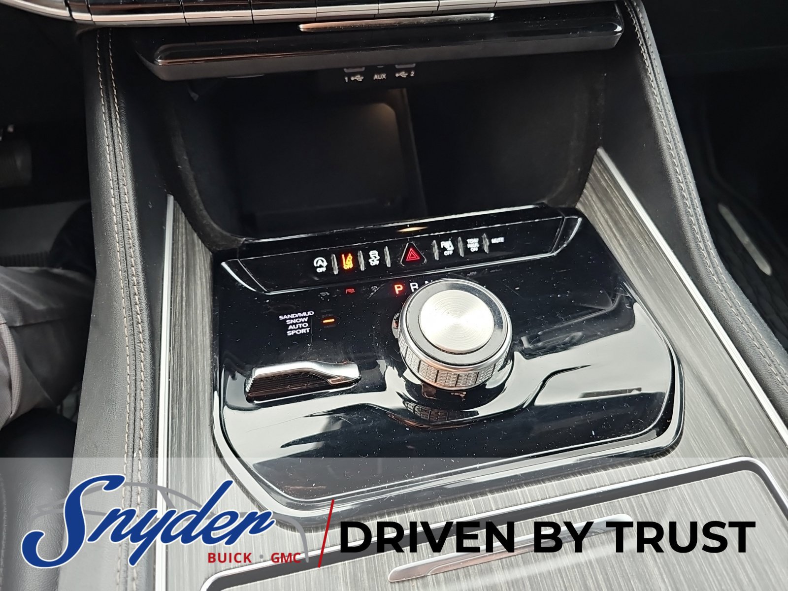 Used 2024 Jeep Wagoneer L Series II w/ Flexible Seating Group AWD/4WD image 19