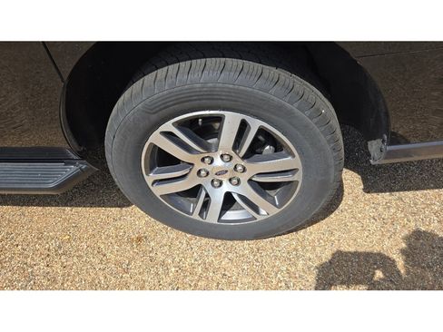 Used 2024 Ford Expedition Max Limited RWD image 9