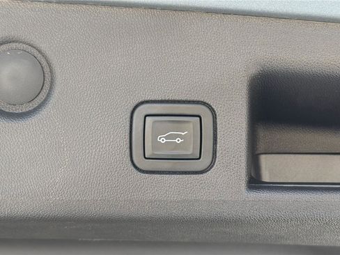 Used 2024 Chevrolet Equinox LT image 30