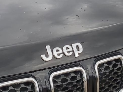 Used 2023 Jeep Compass Limited w/ Sun and Sound Group AWD/4WD image 12