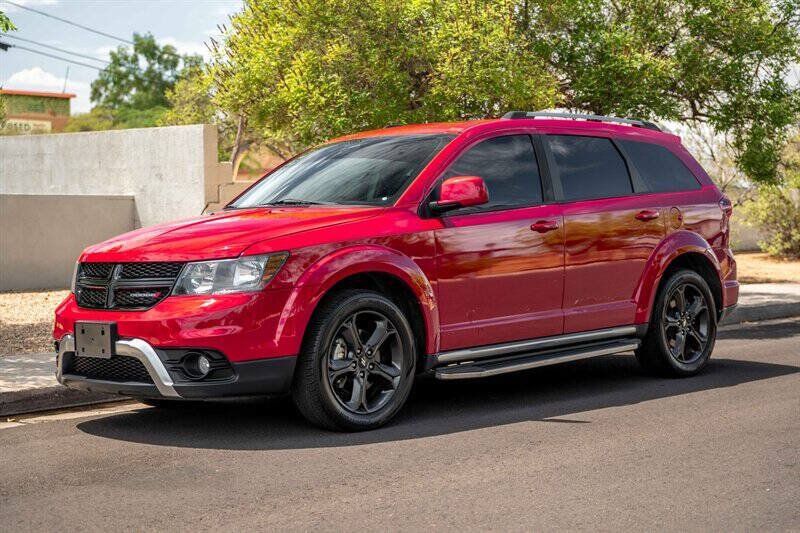 Used 2020 Dodge Journey Crossroad FWD image 1