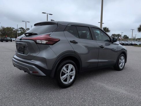 Used 2021 Nissan Kicks S image 5