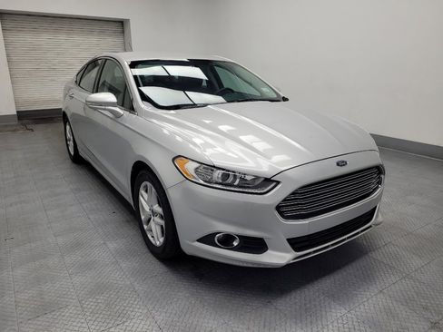 Used 2016 Ford Fusion SE w/ Equipment Group 202A FWD image 13