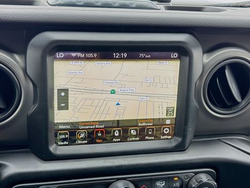 Used 2023 Jeep Wrangler Unlimited w/ 8.4" Radio Group AWD/4WD image 9