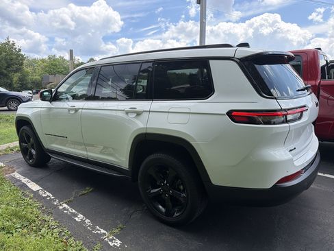 Certified 2025 Jeep Grand Cherokee L Limited w/ Black Appearance Package AWD/4WD image 6