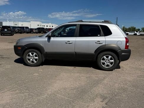 Used 2005 Hyundai Tucson GLS AWD/4WD image 2