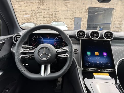 Used 2026 Mercedes-Benz GLC 300 4MATIC image 12