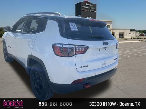 Used 2023 Jeep Compass Trailhawk AWD/4WD image 9