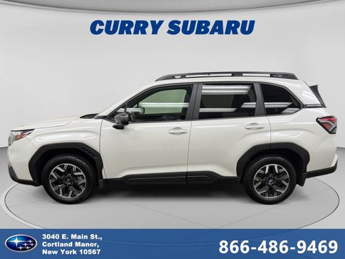 Used 2025 Subaru Forester Premium AWD/4WD image 2