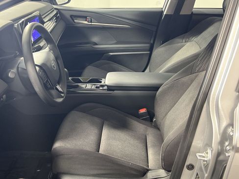 Used 2025 Toyota Camry LE FWD image 14