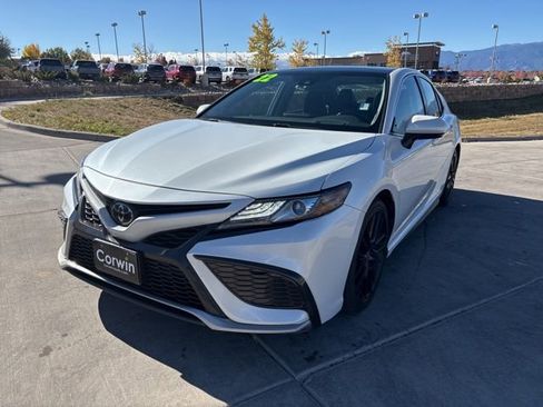 Used 2022 Toyota Camry XSE image 3