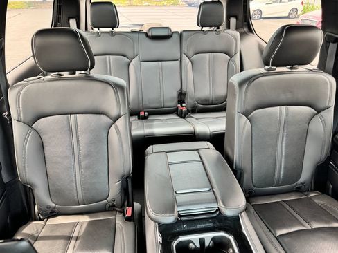 Used 2022 Jeep Grand Wagoneer Series II AWD/4WD image 16
