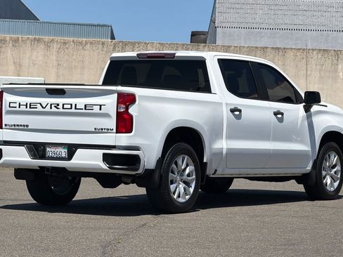 Used 2022 Chevrolet Silverado 1500 Custom RWD image 2