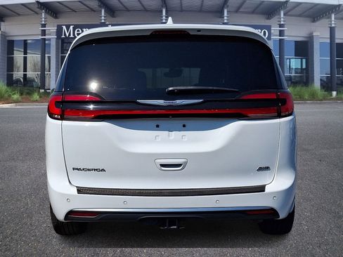 Used 2022 Chrysler Pacifica Pinnacle AWD/4WD image 5