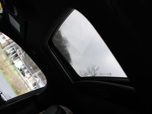 Used 2025 Chevrolet Trax RS w/ Sunroof Package image 20