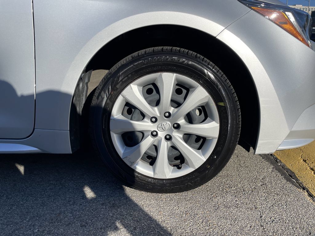 Used 2024 Toyota Corolla LE FWD image 11