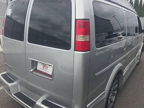 Used 2016 Chevrolet Express 2500 RWD image 5
