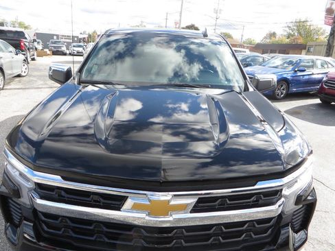 Used 2025 Chevrolet Silverado 1500 LT image 6