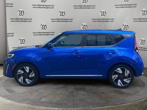 Used 2024 Kia Soul GT-Line w/ GT-Line Technology Package FWD image 2