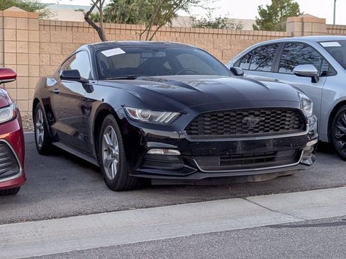 Used 2017 Ford Mustang Coupe RWD image 3