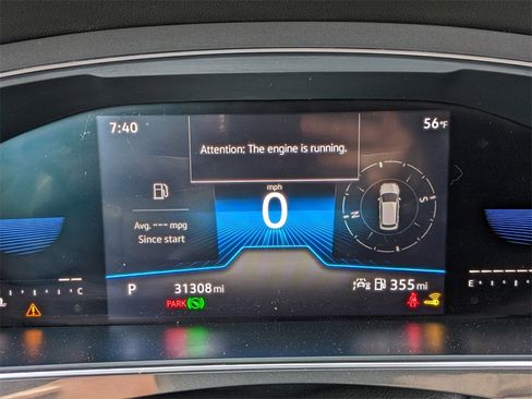 Certified 2023 Volkswagen Tiguan SE R-Line image 30