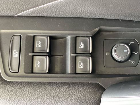 Used 2022 Volkswagen Tiguan SE R-Line AWD/4WD image 16
