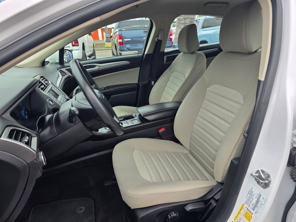 Used 2020 Ford Fusion S FWD image 4