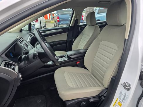 Used 2020 Ford Fusion S FWD image 4