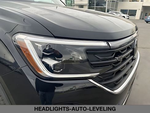 New 2026 Volkswagen Atlas Cross Sport SEL Premium R-Line AWD/4WD image 10