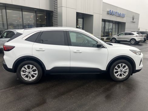 Used 2023 Ford Escape Active image 8