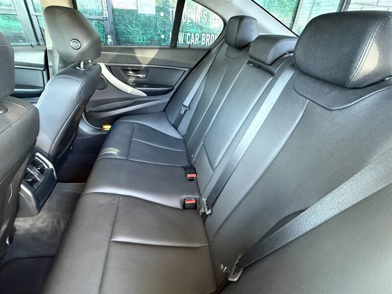 Used 2015 BMW 320i Sedan RWD image 22