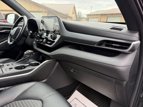 Used 2021 Toyota Highlander XSE image 23