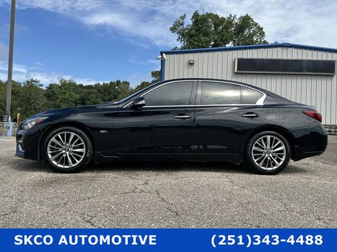 Used 2018 INFINITI Q50 Luxe w/ Essential Package (3.0T Luxe) image 2