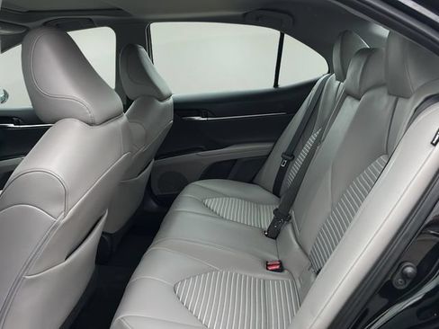 Used 2021 Toyota Camry SE w/ Audio Upgrade Package FWD image 18