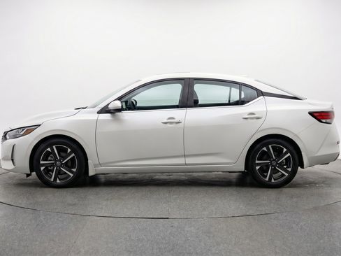 Used 2025 Nissan Sentra SV FWD image 5