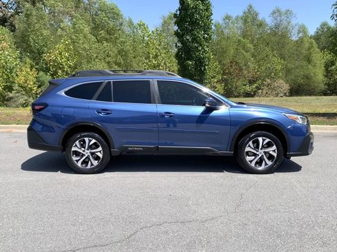 Used 2022 Subaru Outback Limited AWD/4WD image 8