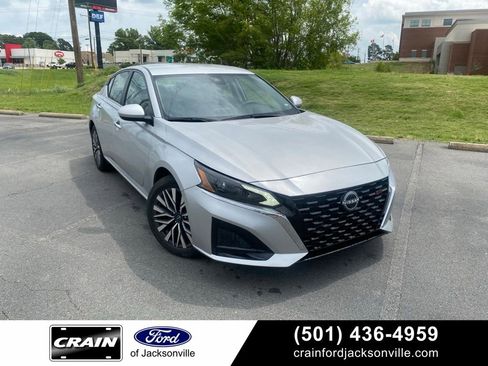 Used 2023 Nissan Altima 2.5 SV FWD image 1